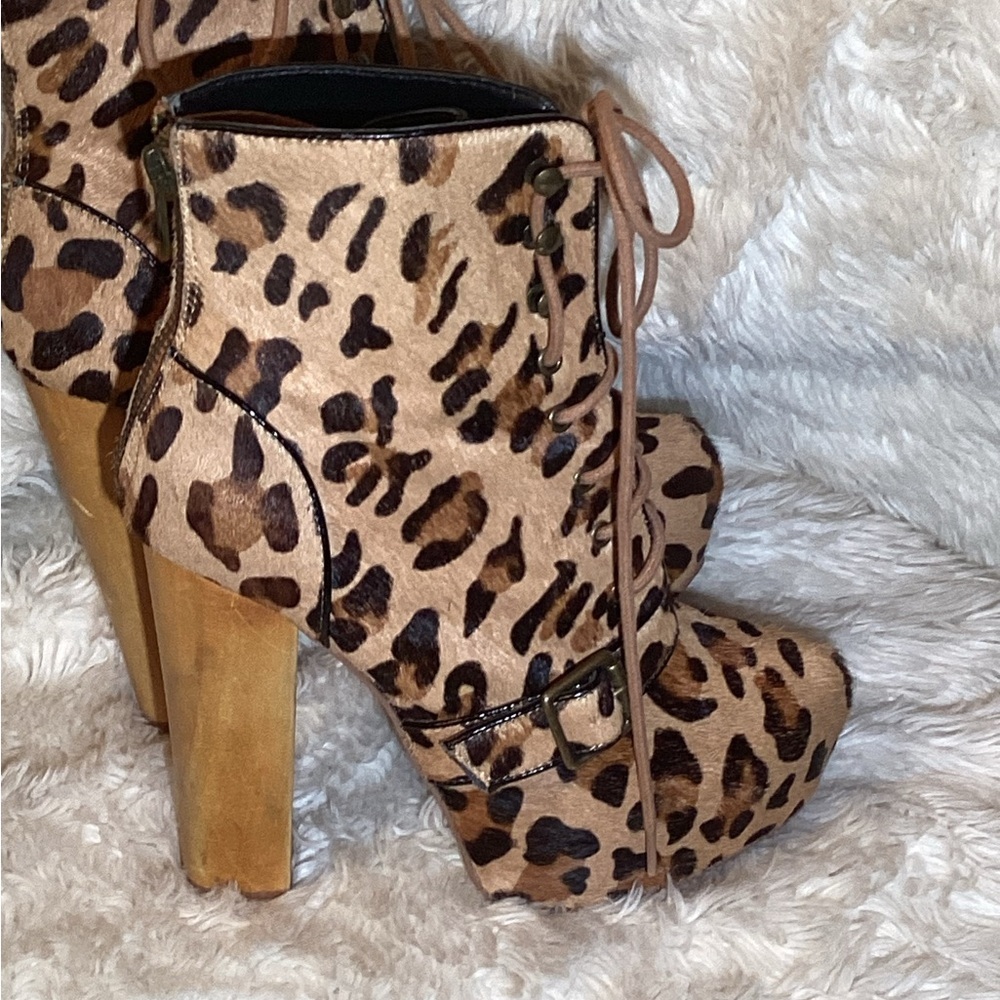 Steve Madden women’s Lita Leopard Calf Hair Boot 6.5